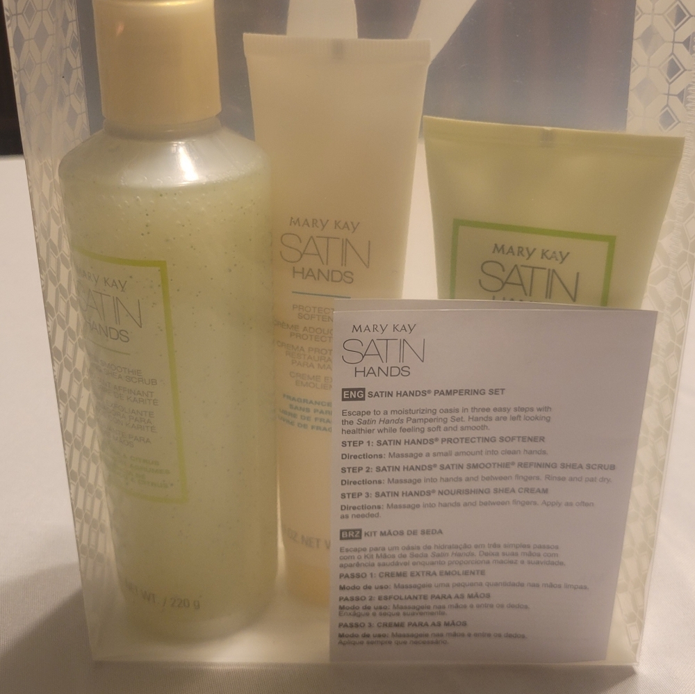 Mary Kay Satin Hands Set